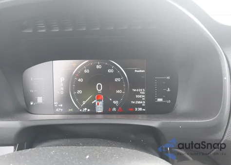 2018 Volvo Xc90 T5 Momentum z USA, uszkodzony, nr VIN YV4102PK7J1355909